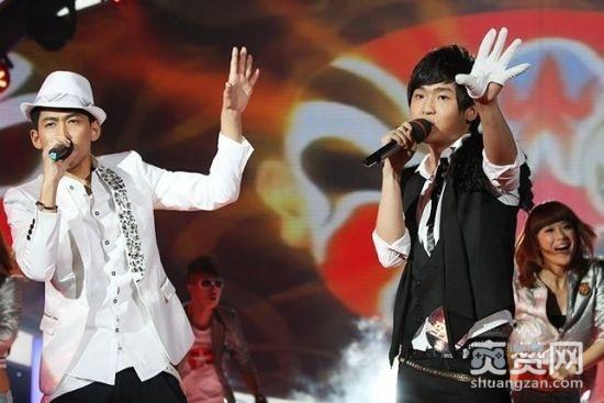 王栎鑫二胎出生，王栎鑫老婆是谁，苏醒躺枪取关倒计时，苏醒打人