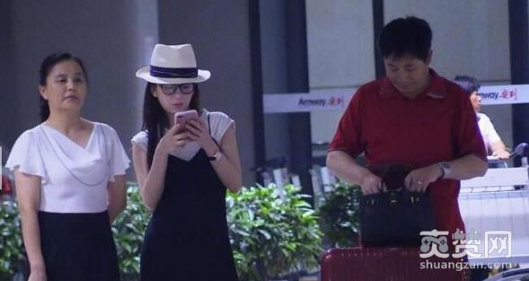 方媛返沪获父母接机 大肚难掩 证实“带娃嫁”