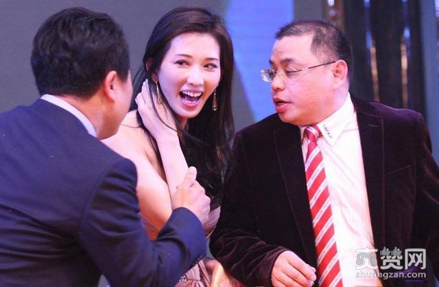 吴京劝漂亮女生不要进娱乐圈会被污染惹争议,看完这些照片你就懂了