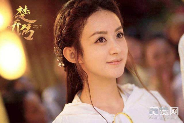 赵丽颖与迪力热巴谁更适合做儿媳妇？大爷大妈给你解答