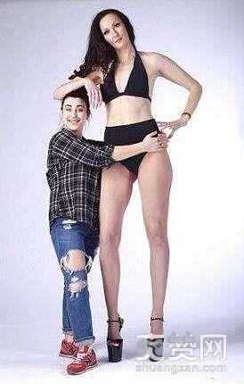 世界第一长腿小姐 1米32的大长腿令人咋舌