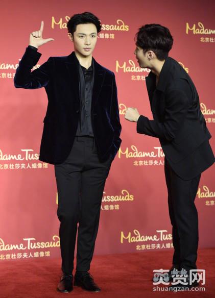 张艺兴蜡像揭幕，网友：这是我见过最像的