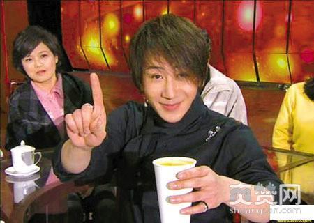 第一眼不敢认！刘谦一下子老了20岁，网友：这不就是一个猥琐大叔