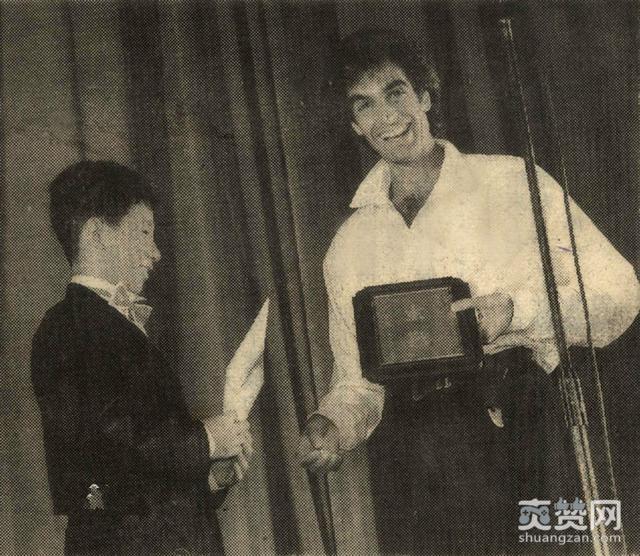 第一眼不敢认！刘谦一下子老了20岁，网友：这不就是一个猥琐大叔