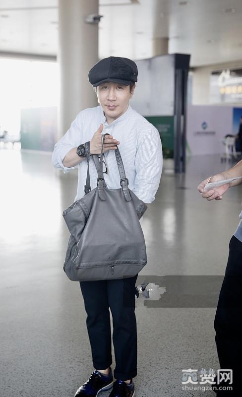 第一眼不敢认！刘谦一下子老了20岁，网友：这不就是一个猥琐大叔