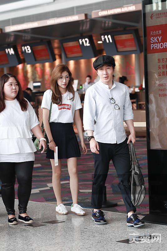 第一眼不敢认！刘谦一下子老了20岁，网友：这不就是一个猥琐大叔