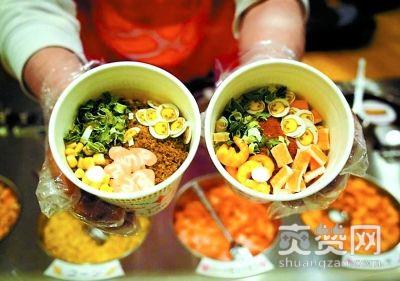 日本制造再曝光丑闻 泡面面料包竟为无证食品